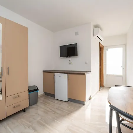 Apartman Guest Gouse Stipanovi Dvori - Three Bedroom With Terrace 8 *