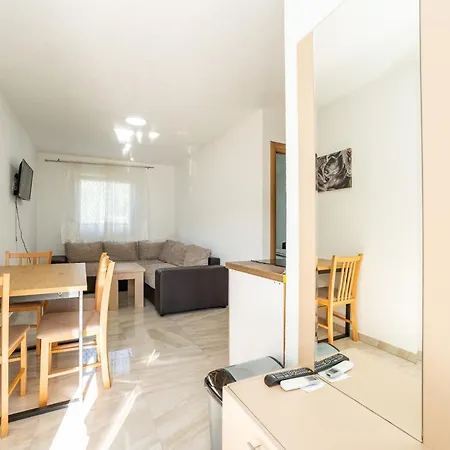 Apartman Guest Gouse Stipanovi Dvori - Three Bedroom With Terrace 8 *