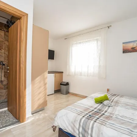 Guest Gouse Stipanovi Dvori - Three Bedroom With Terrace 8 Benkovac