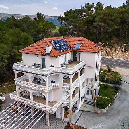 Apartman Guest Gouse Stipanovi Dvori - Three Bedroom With Terrace 8 Benkovac
