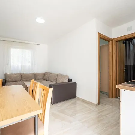 Guest Gouse Stipanovi Dvori - Three Bedroom With Terrace 8 Benkovac