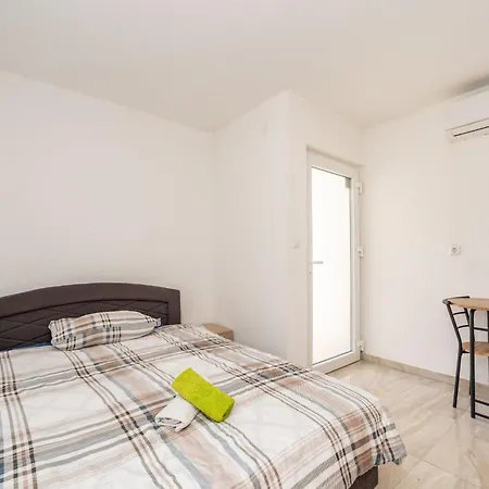 Apartman Guest Gouse Stipanovi Dvori - Three Bedroom With Terrace 8