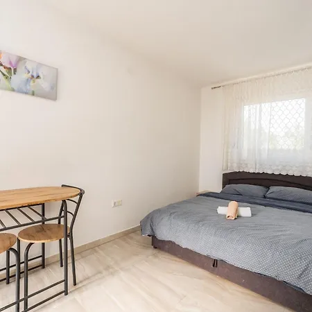 Apartman Guest Gouse Stipanovi Dvori - Three Bedroom With Terrace 8 Benkovac